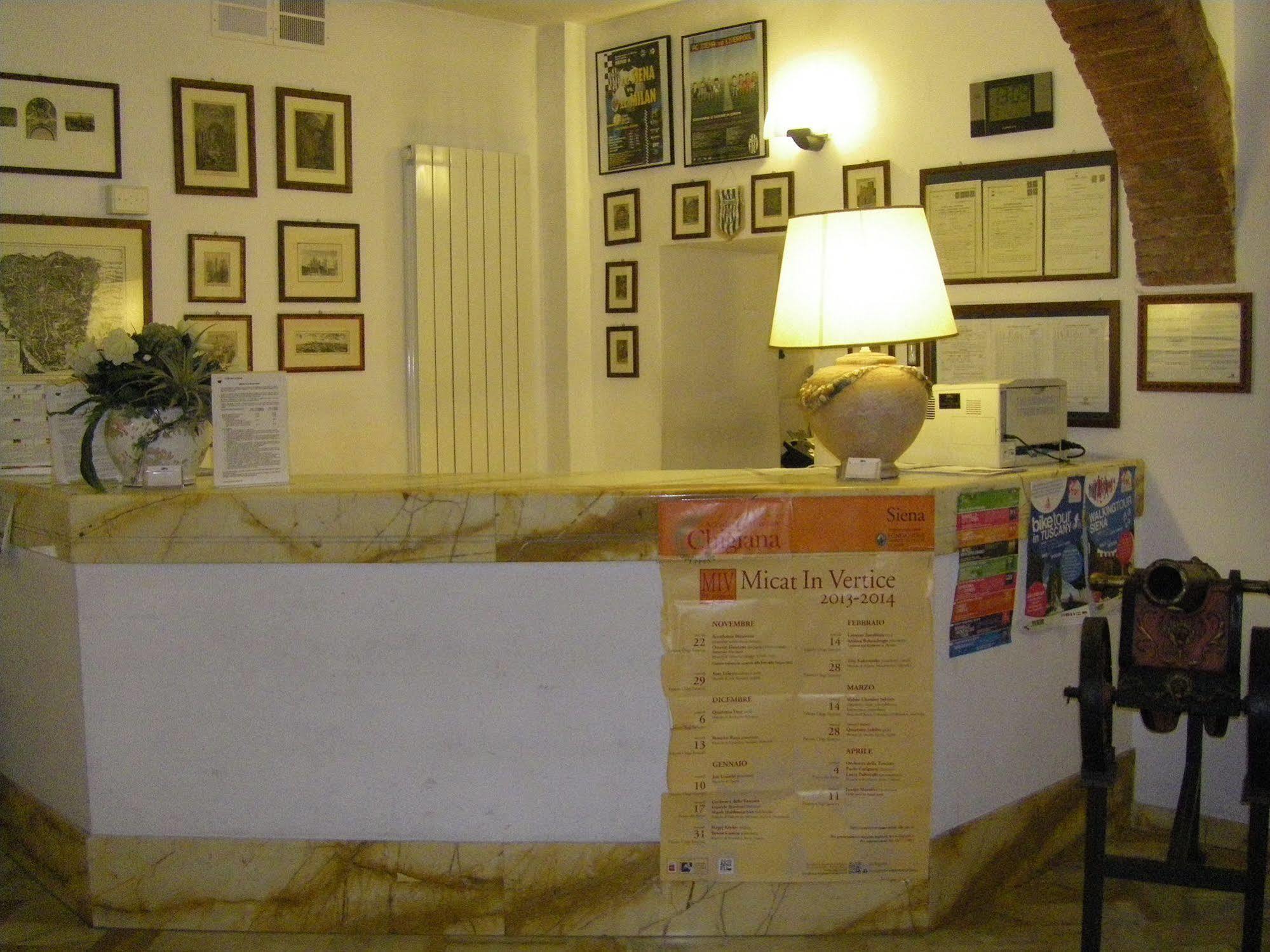 Albergo Cannon d'Oro Siena Esterno foto