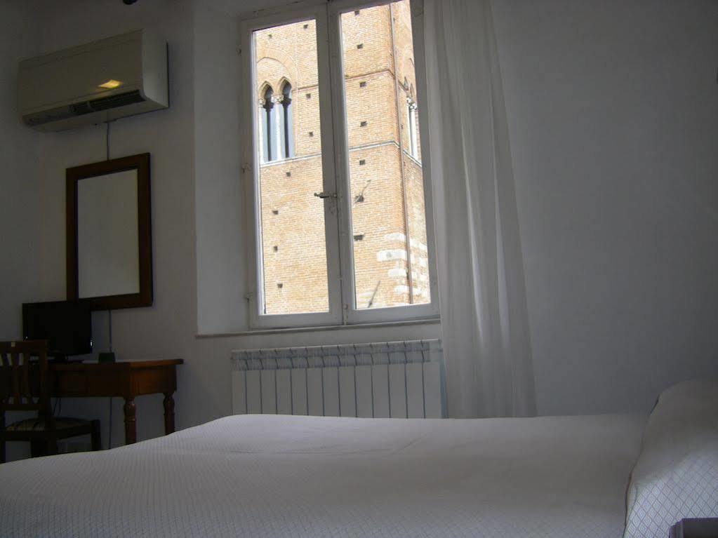 Albergo Cannon d'Oro Siena Esterno foto